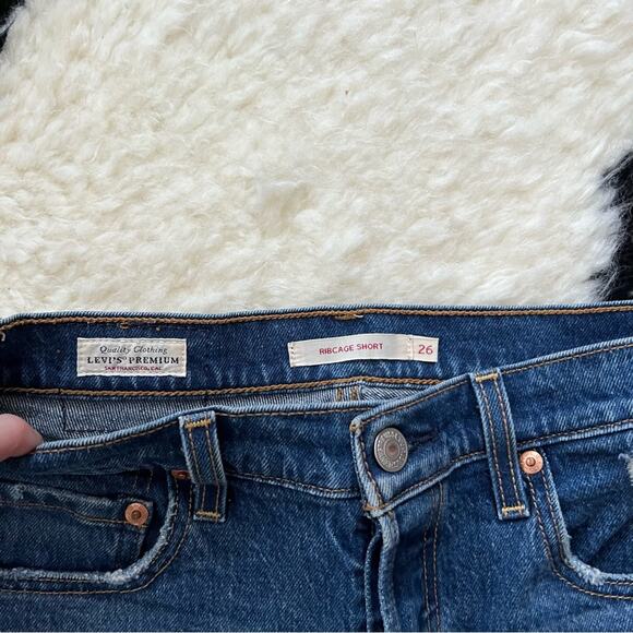 Levi's Ribcage High Rise Denim Shorts in Charleston Chill - Picture 5 of 8